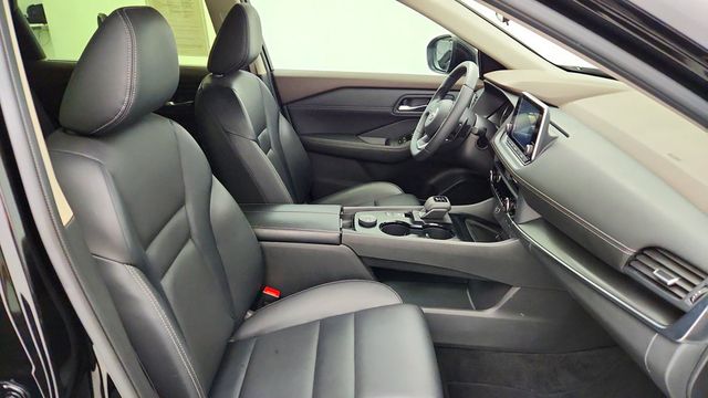 2023 Nissan Rogue AWD SV w/ Premium & Midnight Edition Pkgs - 23095025 - 22