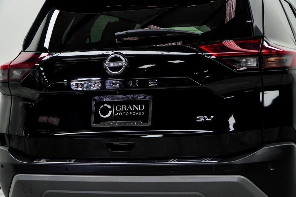 2023 Nissan Rogue SV photo 13