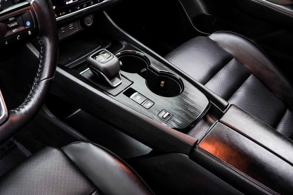 2023 Nissan Rogue SV photo 16