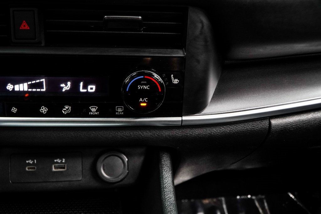 2023 Nissan Rogue SV photo 23