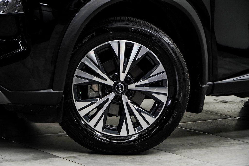 2023 Nissan Rogue SV photo 3