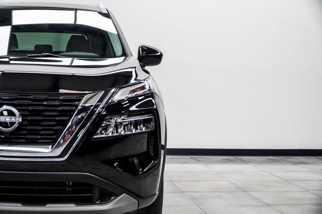 2023 Nissan Rogue SV photo 4