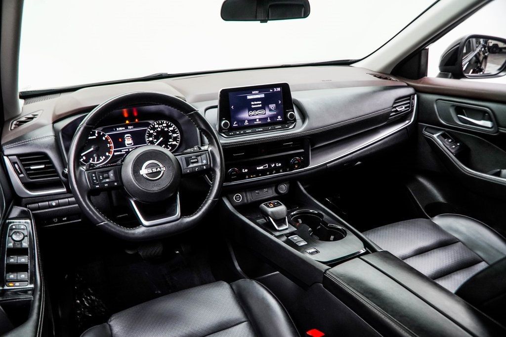 2023 Nissan Rogue SV photo 5