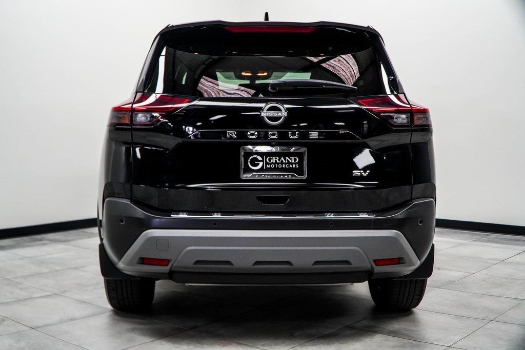 2023 Nissan Rogue SV photo 9