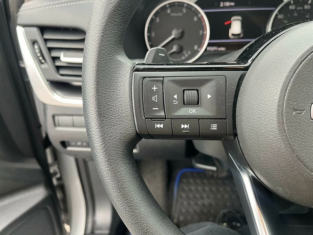 2023 Nissan Rogue FWD SV - 22980874 - 17