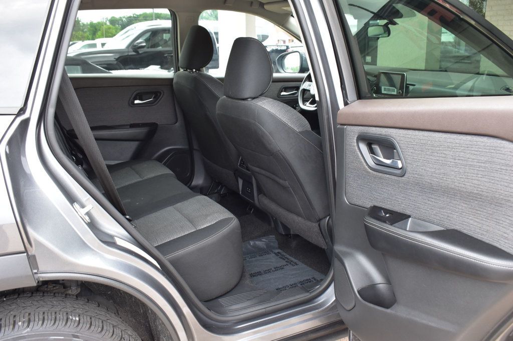 2023 Nissan Rogue FWD SV *Ltd Avail* - 23052531 - 17
