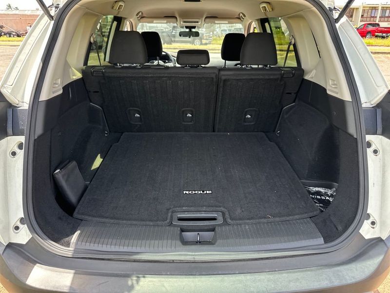 2023 Nissan Rogue S - 23027185 - 19