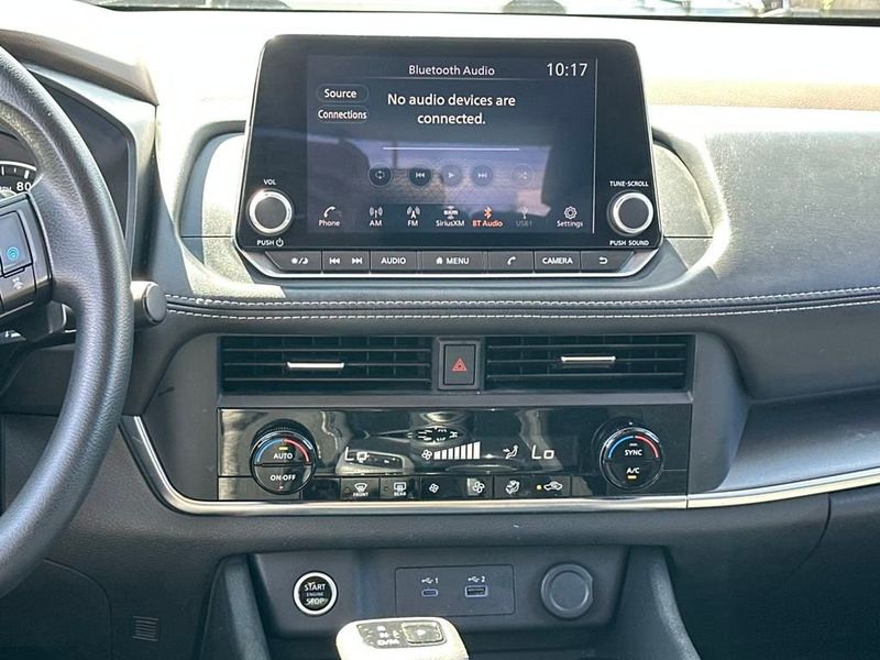 2023 Nissan Rogue SV photo 14