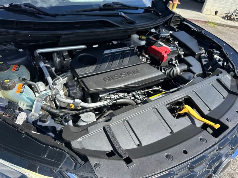 2023 Nissan Rogue SV photo 19