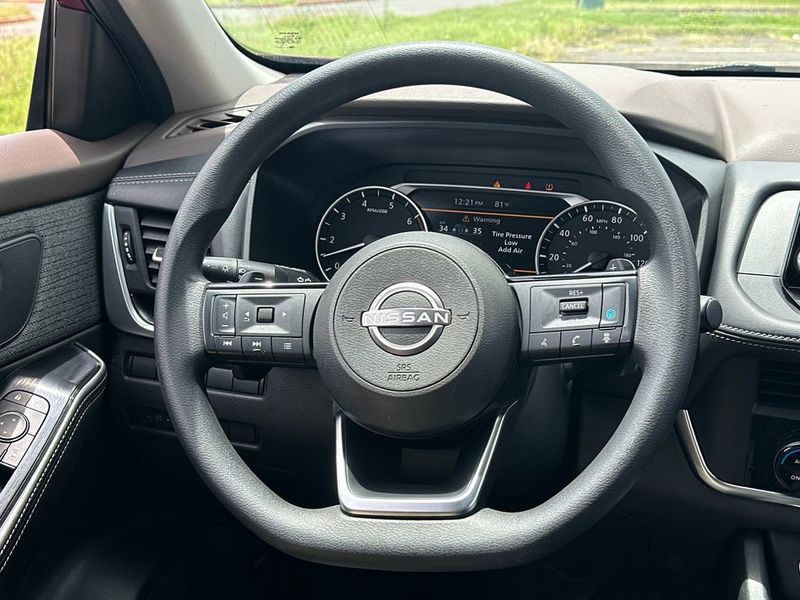 2023 Nissan Rogue SV - 22999840 - 17