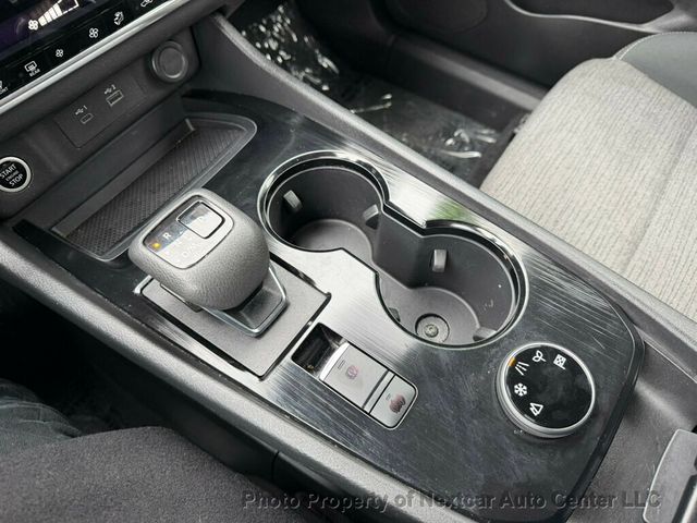 2023 Nissan Rogue SV - 22975153 - 19