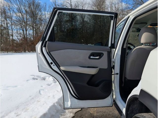 2023 Nissan Rogue SV - 22981776 - 10