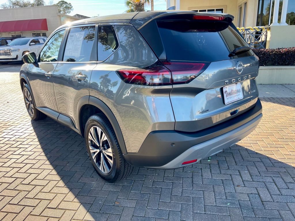 2023 Nissan Rogue SV photo 3