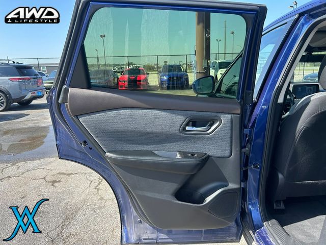 2023 Nissan Rogue SV (2023.5) Sport Utility 4D - 23084326 - 13