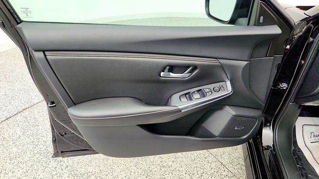 2023 Nissan Sentra SR CVT w/ Premium Package, Bose 8-Speaker Audio & Moonroof - 23097945 - 10