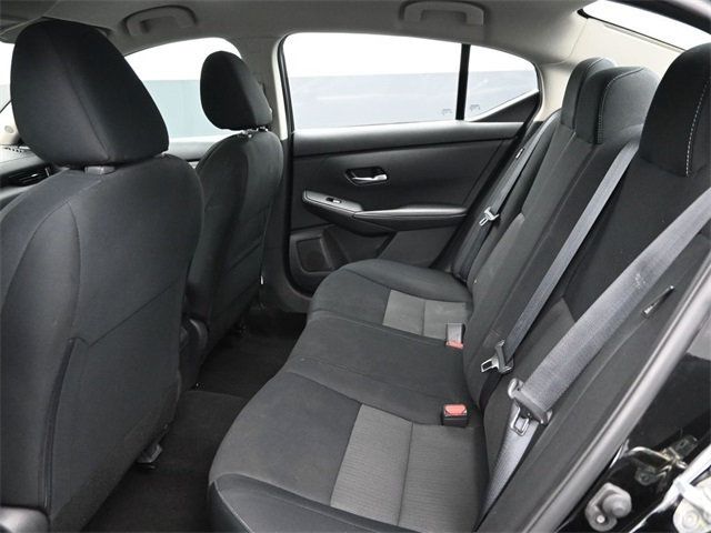 2023 Nissan Sentra SV photo 9