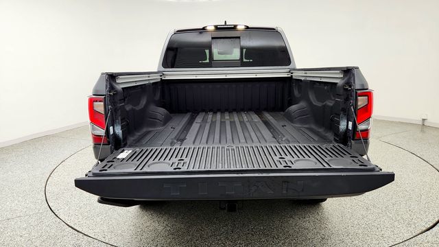 2023 Nissan Titan 4x4 Crew Cab PRO-4X w/ Convenience & Utility Pkgs - 23084898 - 21