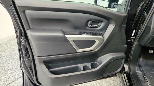 2023 Nissan Titan 4x4 Crew Cab SV with Convenience, Utility & Tow Packages - 22965771 - 9