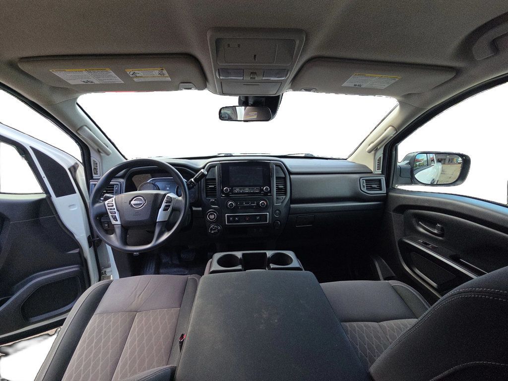 Nissan Titan photo 11