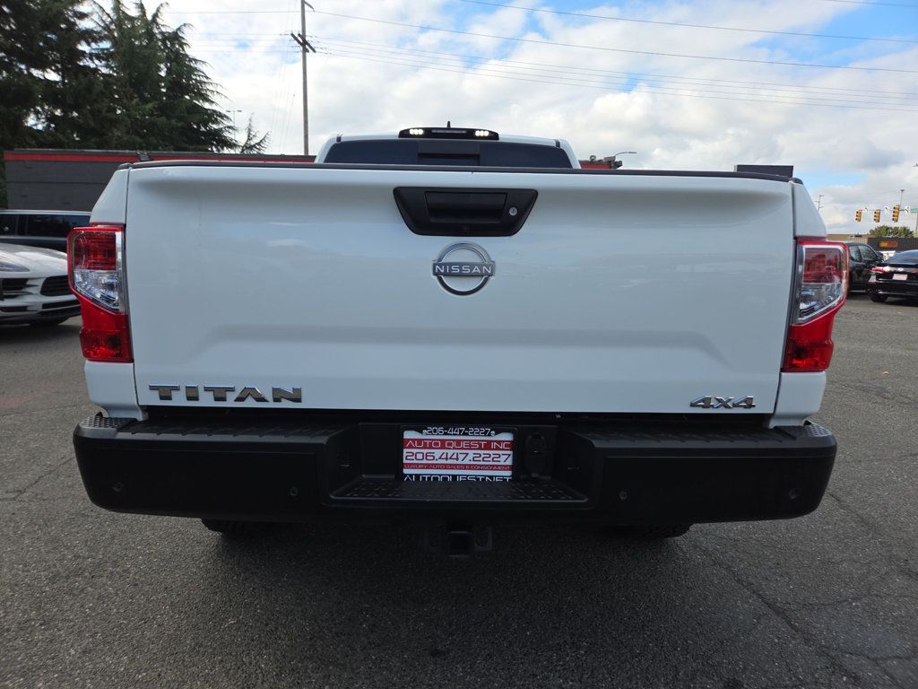 Nissan Titan photo 22