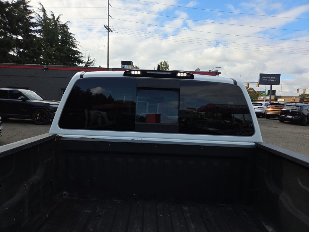 Nissan Titan photo 23