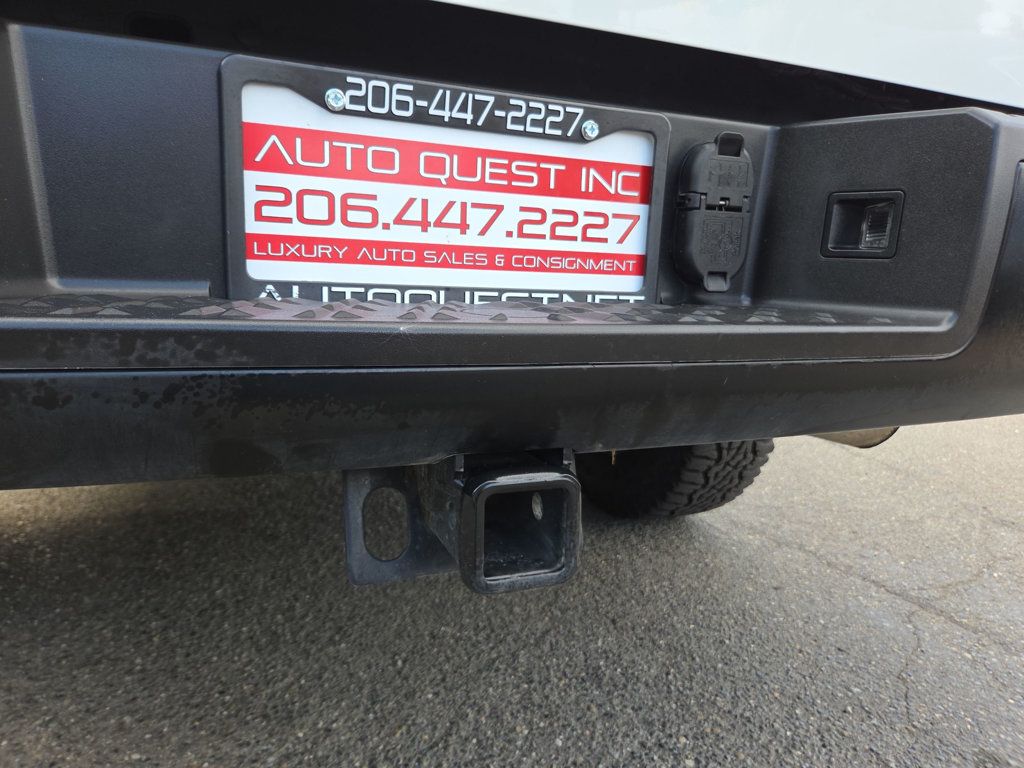 Nissan Titan photo 24