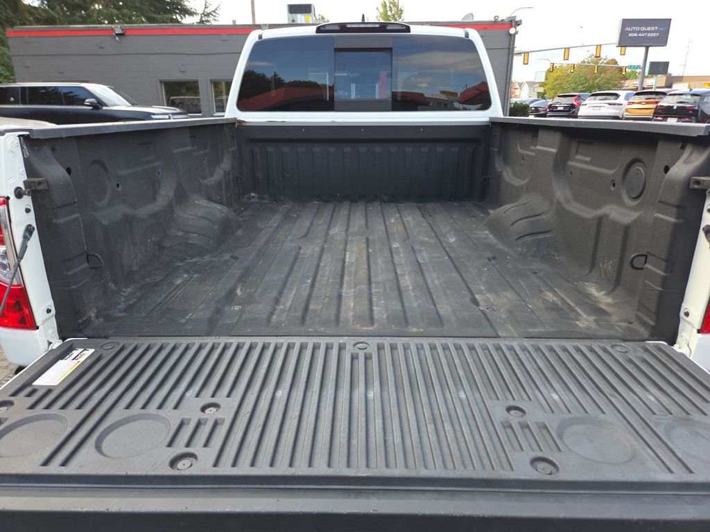 Nissan Titan photo 26