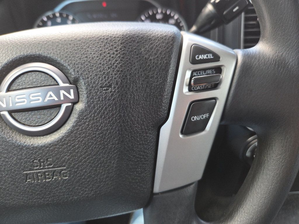 Nissan Titan photo 31