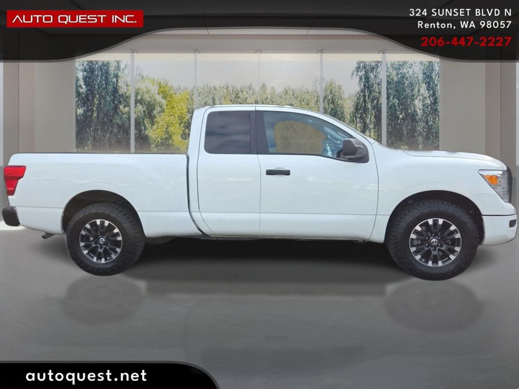 Nissan Titan photo 4