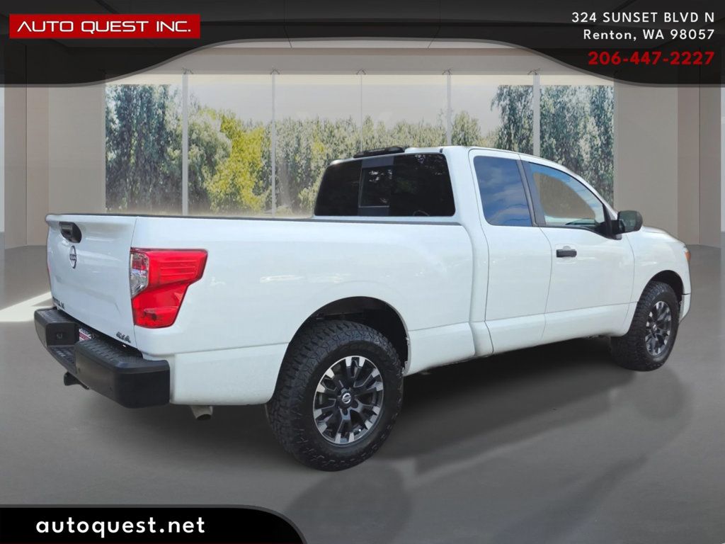Nissan Titan photo 5