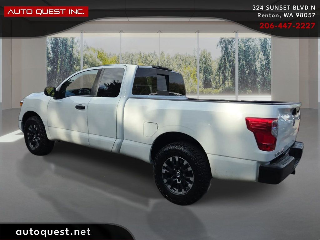 Nissan Titan photo 7
