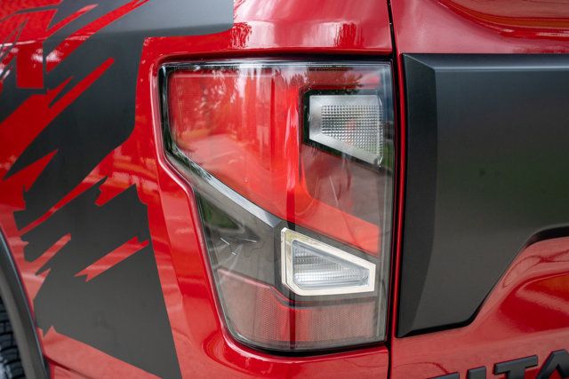 2023 Nissan Titan Pro-4x/Heated&Cooled Seats/Convenience Pkg/PanoRoof/Fender Audio - 23047935 - 17