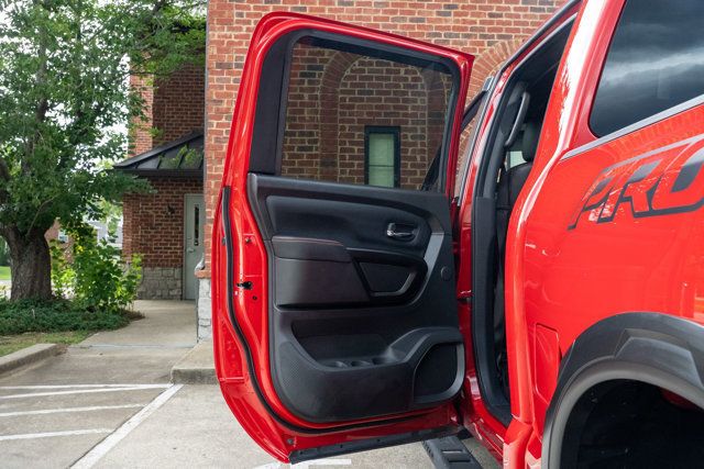 2023 Nissan Titan Pro-4x/Heated&Cooled Seats/Convenience Pkg/PanoRoof/Fender Audio - 23047935 - 38