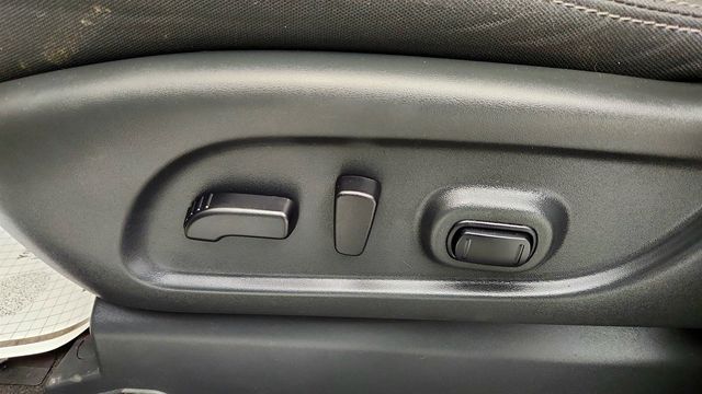 2023 Nissan Titan XD 4x4 Crew Cab SV w/ Convenience & Utility Packages - 23000689 - 10