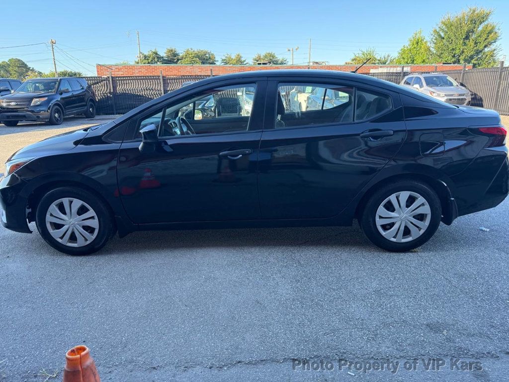 2023 Nissan Versa Sedan photo 3