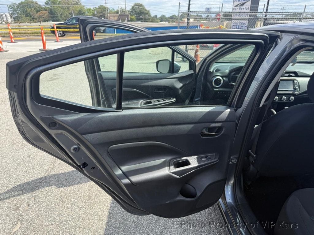 2023 Nissan Versa Sedan photo 11
