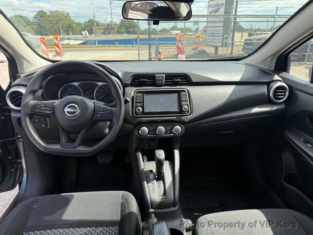2023 Nissan Versa Sedan photo 13