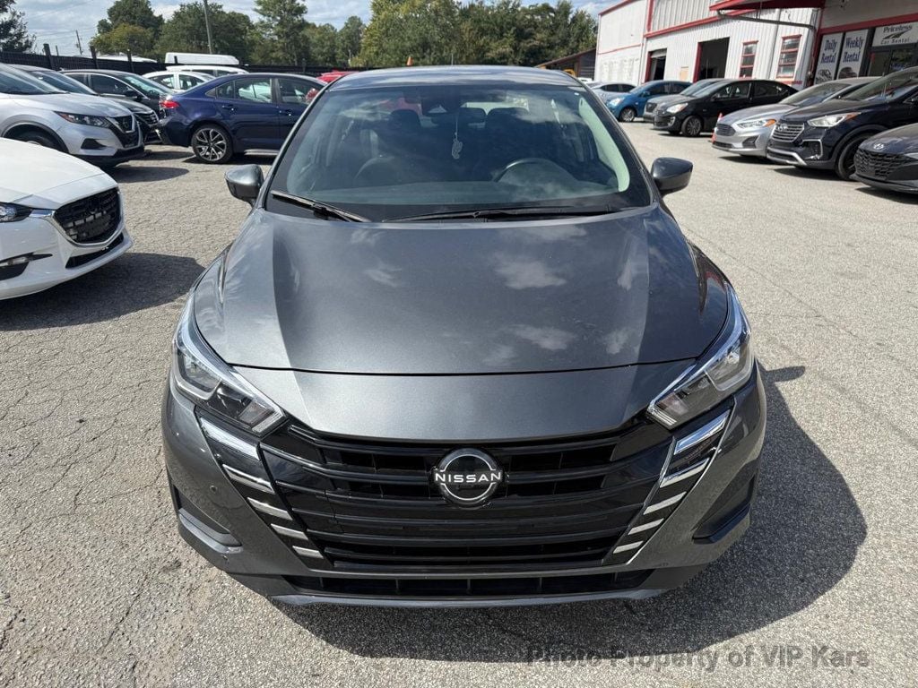 2023 Nissan Versa Sedan photo 3