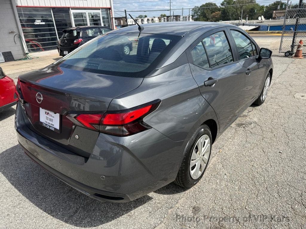2023 Nissan Versa Sedan photo 4
