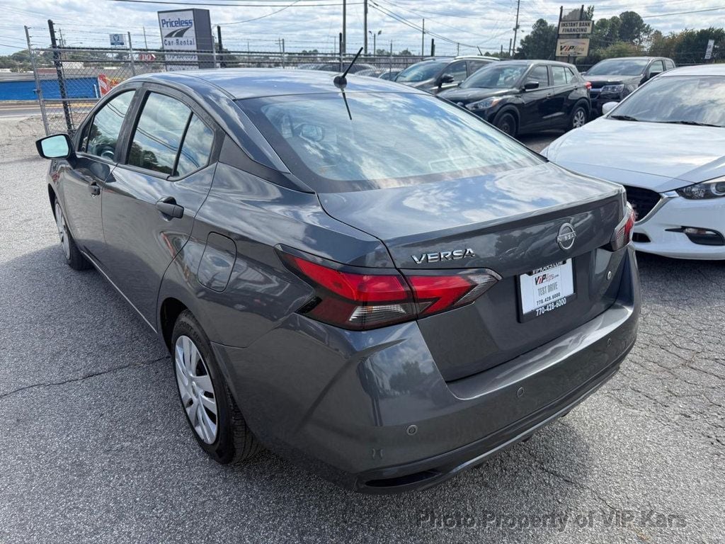 2023 Nissan Versa Sedan photo 5
