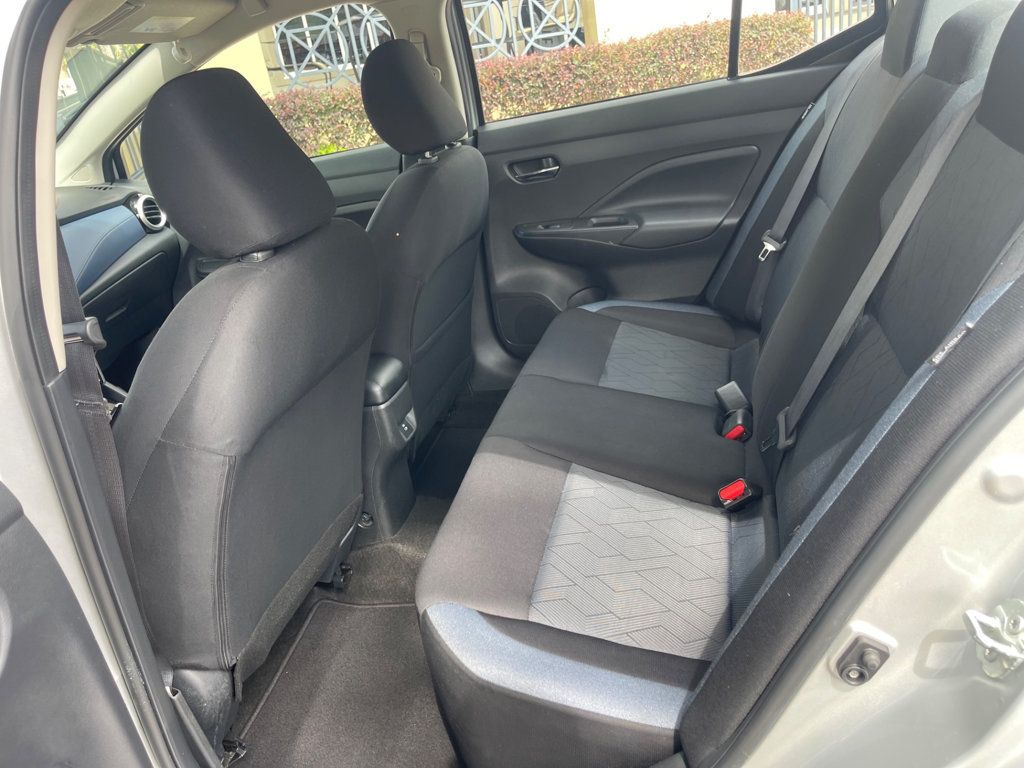 2023 Nissan Versa SV photo 11