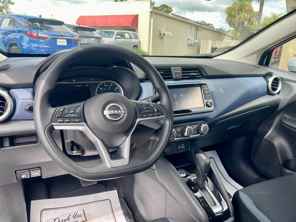 2023 Nissan Versa SV photo 12