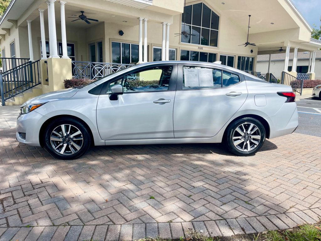2023 Nissan Versa SV photo 2