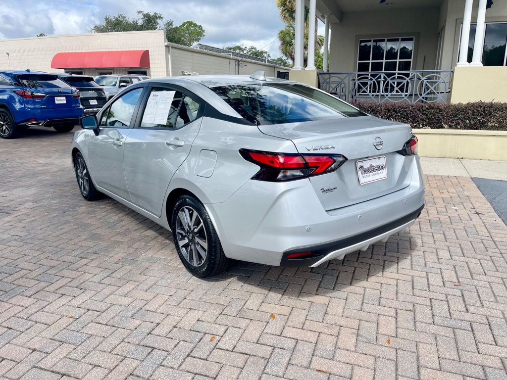 2023 Nissan Versa SV photo 3
