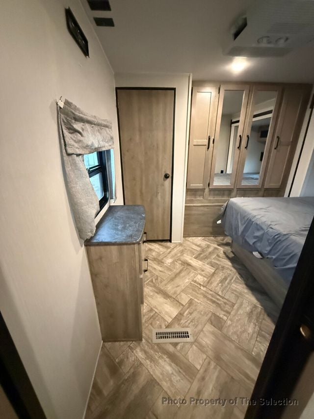 2023 Palomino PUMA 32BHQS PUMA 32HQS TRAVEL TRAILER  - 22993079 - 24