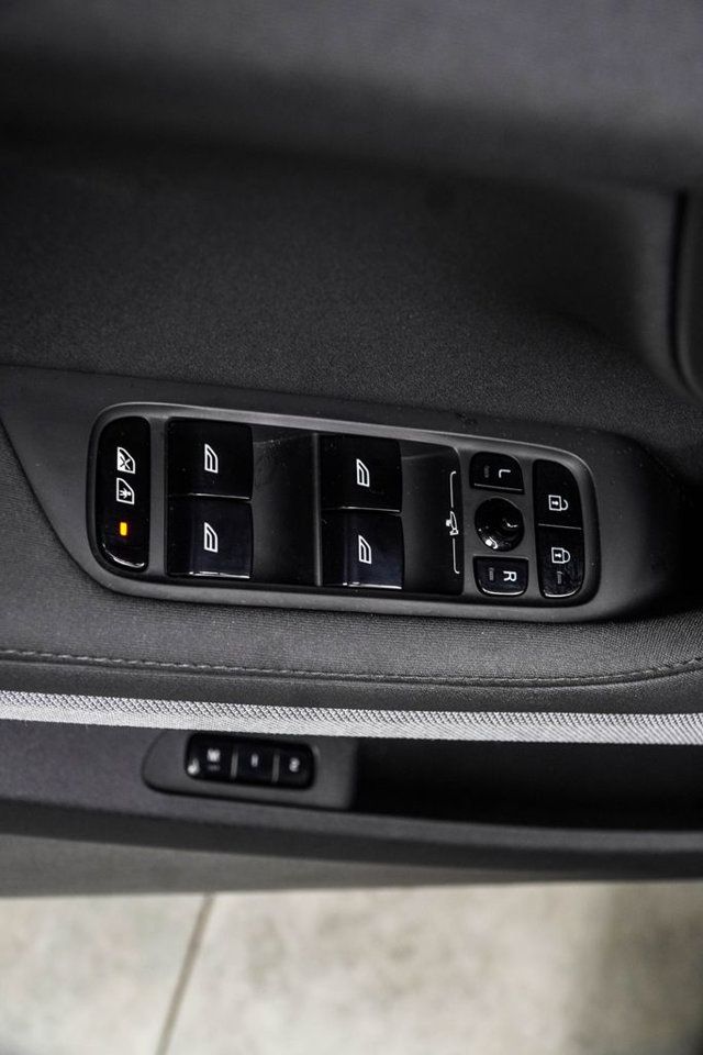 2023 Polestar 2 Long Range Dual Motor Performance Plus - 23070107 - 33