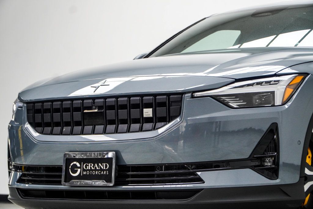 Polestar 2 photo 2