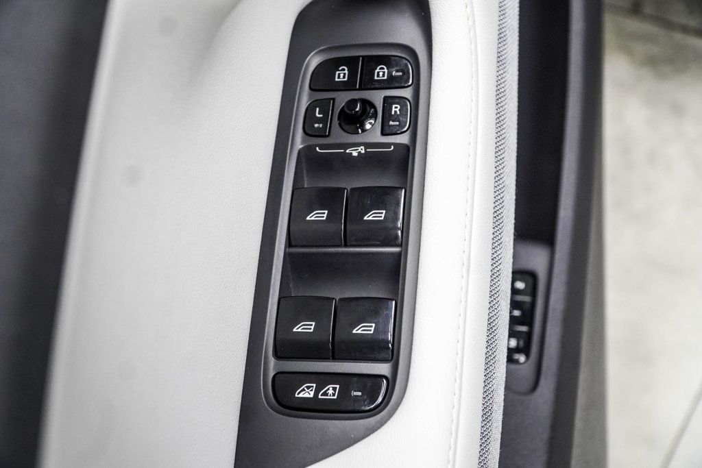Polestar 2 photo 32
