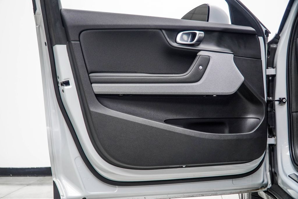 Polestar 2 photo 32