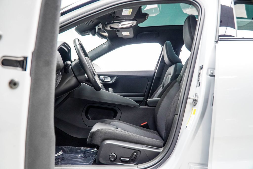 Polestar 2 photo 36